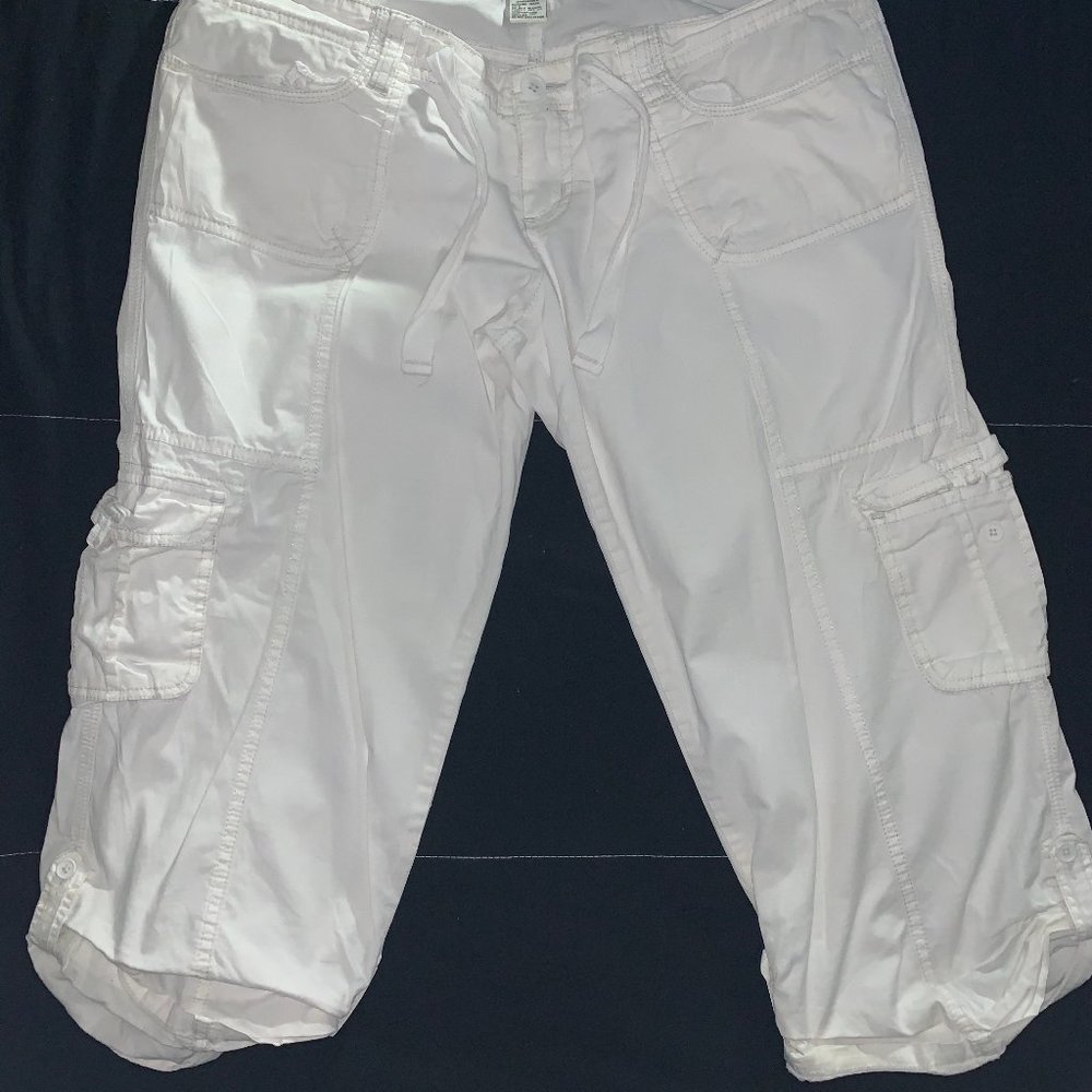 White jogger/cargo capris - Garage